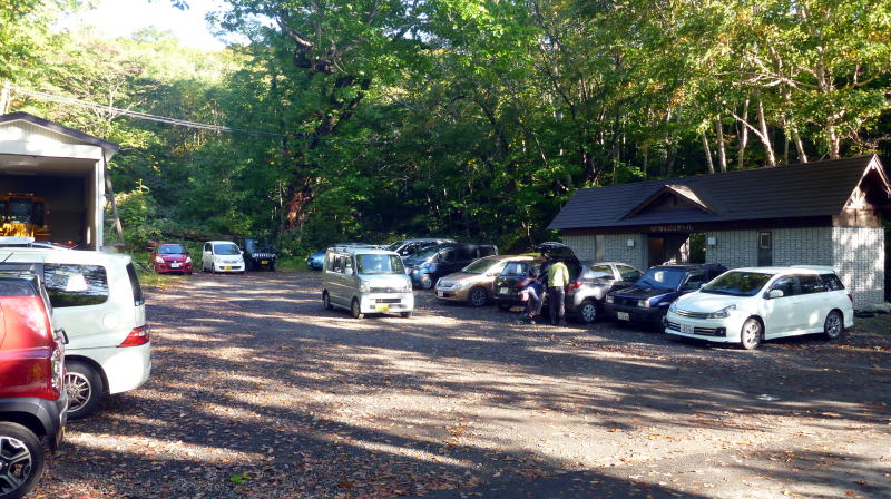 松川温泉の登山者用駐車場